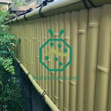 An inspirational perimeter or privacy fence around your garden keeps out unwanted guests but it also adds structure and beauty to your landscaping. Artificial Bamboo Screening Suppliers China Plastic Bamboo Panels Manufacturer