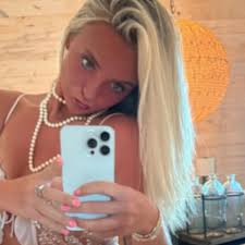 Camille Carr (@camillecarr_) • Instagram photos and videos