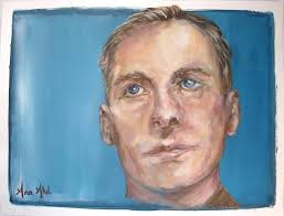 PORTRAIT. HOMME sur fond bleu nuit.