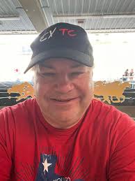 No one has noticed my hat