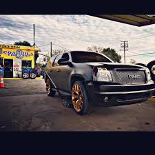 Black And Gold Rims For Trucks Gmc Yukon Tahoe Matte Black With Gold Replica Gmc Wheels Gmc Yukon Gmc Tahoe