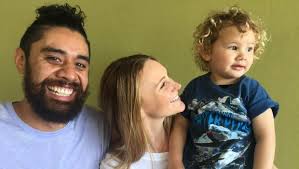 Acting family's touching tribute to aviation leader Robyn Reid