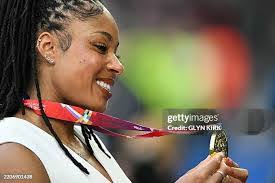 Traci Bartlett's Instagram, Twitter & Facebook