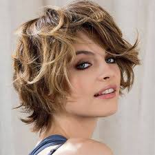 Nov 02, 2019 · tagli capelli medio corti, nuove idee e tendenze moda per cambiare stile e togliere qualche anno dal volto grazie a un colore nuovo e un taglio ben fatto. Tagli Corti Medi E Lunghi Per La Primavera 2020 Capellistyle