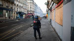 Quatre questions sur la "perte de contrôle" des forces de l'ordre après les violences du 17 octobre — franceinfo