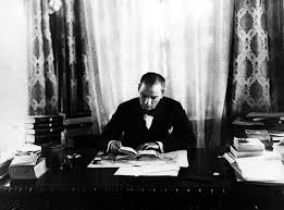Kemal atatürk (or alternatively written as kamâl atatürk, mustafa kemal pasha until 1934, commonly referred to as mustafa kemal atatürk; Ataturk Museum Ataturk Muzesi Istanbul Tourist Information