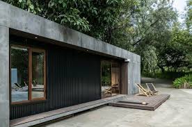 Une Longere Renovee Dans L Yonne Planete Deco A Homes World En 2020 Maison Prefabriquee Mini Maison Prefabriquee Maison Container