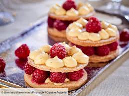 Millefeuilles Aux Framboises Recettes Recette Recette Dessert Noel Recette Repas Noel Philippe Etchebest Recette