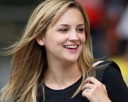 Phoebe adele gates is the youngest daughter of american billionaire businessman and philanthropist, bill gates, and his wife, melinda gates. Phoebe Adele Gates Biography Age Education Boyfriend Net Worth