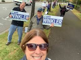 Anne Mummert's Instagram, Twitter & Facebook