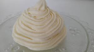 Creme Fine Au Chocolat Blanc Pour Decorer Ou Garnir Les Gateaux Recette Recette Creme Mascarpone Chocolat Blanc Recette Gateau
