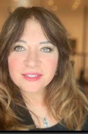 Liza Gates's Instagram, Twitter & Facebook