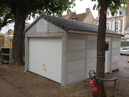 Garage En Plaque Beton A Monter In Animaux En 2020 Plaque Beton Maison En Rondins Garage