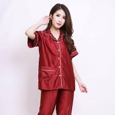 Apr 12, 2017 · anda pasti sepakat dengan saya, perempuan kalau milih baju bisa jadi lebih rumit ketimbang milih beras. Daftar Harga Model Baju Tidur Wanita Bulan Juli 2021 Terbaru
