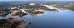 It includes lake hovran and färnebofjärden bay ramsar site. Alvlandskapet Nedre Dalalven Biosfarprogrammet Sverige