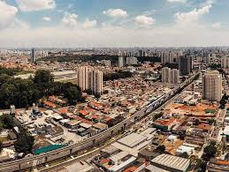 Centro urbano em movimento