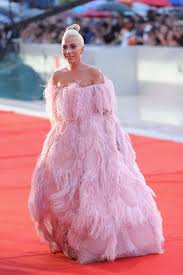 Lady Gaga Walks The Red Carpet Ahead Of The A Star Is Born Lady Gaga Fashion Lady Gaga Photos Lady