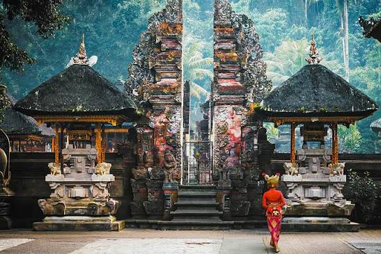 Tirta Empul Temple Tour
