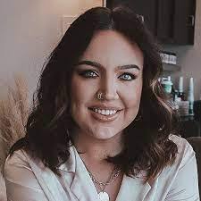 Christine Bess's Instagram, Twitter & Facebook