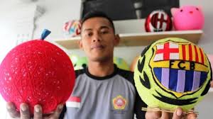 Bagaimana cara membuat lampion benang? Pemuda Cianjur Kreatif Bikin Lampion Dari Benang Wol Tribun Jabar