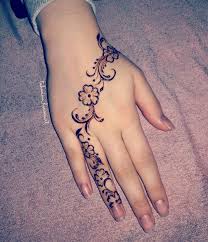 27 Otmetok Nravitsya 4 Kommentariev Tahmina Tahmina Hennaart V Instagram Biraz Sadelik Olsun Henna Tattoo Designs Simple Henna Tattoo Henna Tattoo Kit