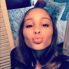 Estela Pichardo's Instagram, Twitter & Facebook