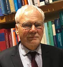 Help us improve our author pages by updating your bibliography and submitting a new or current image and biography. Marek Safjan Verfassungsblog