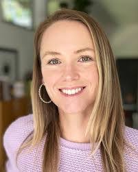 Colleen Arnold's Instagram, Twitter & Facebook