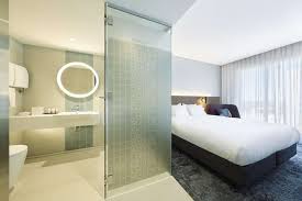 Free parking is available at holiday inn express dubai airport hotel. Holiday Inn Express Opens Its First Airport Hotel In Australia Hospitality Net