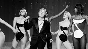 Music written by jacques revaux ( france ) with french lyrics ( comme d'habitude ) by claude françois and gilles thibaut. Comme D Habitude Pourquoi Ce Titre De Claude Francois Est Devenu Un Succes Planetaire