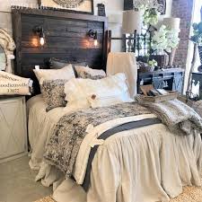 12 years of daily #rusticwedding inspo & ideas / part of @davidsbridal rusticweddingvibe. Chic Artique Nashville Tennessee