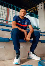 Sindsdien heeft het nationale voetbalteam van de franse dames meegedaan aan het wk, het ek en. Frankrijk Thuisshirt 2020 2021 Voetbalshirts Com