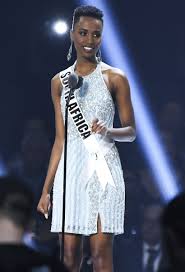 Tunzi rightly used this opportunity to talk about the world where women who break stereotypes and stand out instead of conforming aren't considered. Miss South Africa Zozibini Tunzi Crowned Miss Universe 2019 Beautiful African Women African Beauty Fashion