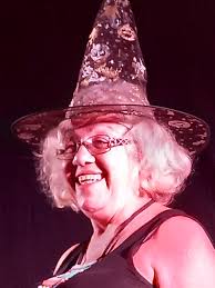 Ahora estoy en la etapa de devolver un poco a la gente joven lo que  recibí", dijo la escritora Norma del Valle Varela