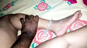 Soti Hui Bhabhi Ki Gand Me Ungli Kiya: Indian Anal Porn