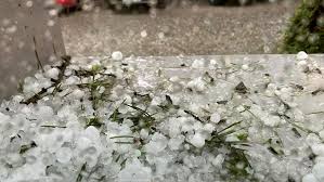 Maltempo al nord, la grandine fa danni in lombardia! Arluno Pioggia E Grandine Mandano In Panne Gli Automobilisti Rozzano 8 Milioni Di Euro I Danni Dopo La Tempesta Di Giovedi Scorso Ticino Notizie