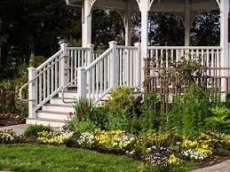 We love the illustrative quality that the garden design has we've paired striking spring hues, from pretty pastels to bright pinks, greens, and blues, to give you inspiration for. Green Spring Gardens And Horticultural Center