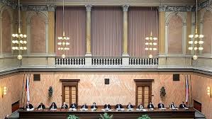 Právě podle něj a věku dětí je dávka odstupňována. Ustavni Soud Nechal Pridavky Na Deti Beze Zmen Nadale Zvyhodnuji Pracujici Rodice Aktualne Cz