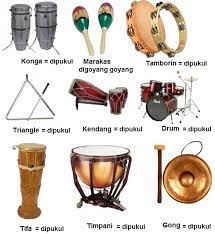 Beberapa contoh alat musik ini misalnya drum, marakas, simbol, tamborin, timpani, triangle, konga, timpani, kastanyet, rebana, tifa dan kendang. 15 Contoh Alat Musik Ritmis Tradisional Modern Dan Cara Memainkannya