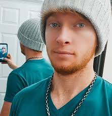 Kayaking past giraffes and zebras at this zoo sounds like a dream.  https://familydestinationsguide.com/zoo-kayak-florida/