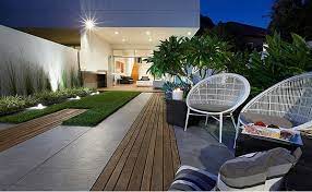 The house is located in niigata, japan and has a simple and modern design. 15 Modern And Contemporary Courtyard Gardens In The City Home Design Lover