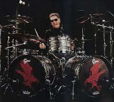 Matt sorum's gear and equipment including the tc electronic hall of fame reverb, mxr m103 blue box, and way huge electronics swollen pickle mkii jumbo fuzz. Matt Sorum Drummerworld