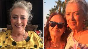 13 yıl önce rahim ağzı kanseri geçiren mehtap ar, son dönemde ise akciğer kanseri ile mücadele ediyor. A Bw7 At2qv Jm