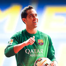The barcelona goalkeeper is better with his feet than city's joe hart. Claudio Bravo Writes Emotional Farewell Letter To Barcelona Barca Blaugranes