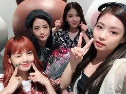 BLACKPINK #LISA #JISOO #JENNIE #ROSÉ #SELCA