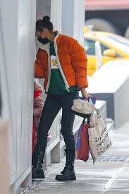 See more ideas about irina shayk, russian models, fashion. Irina Shayk Street Style New York 02 11 2021 Celebmafia