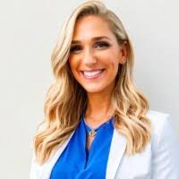 Lindsay Pohl's Instagram, Twitter & Facebook