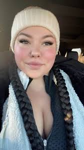 I wish I was literally just a girl I want to be in my feminine energy so  bad 🌼