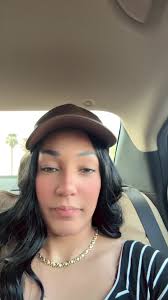 Yusely Ferrer Moviendo