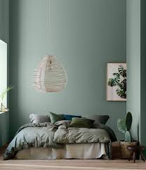1001 Idees Deco Charmantes Pour Adopter La Nuance Vert Celadon Vert Chambre Deco Chambre Vert Decoration Verte